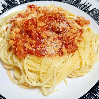 鶏ひき肉であっさりミートソースパスタ